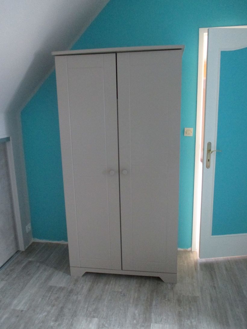 Chambre enfant nature lin avec armoire enfant