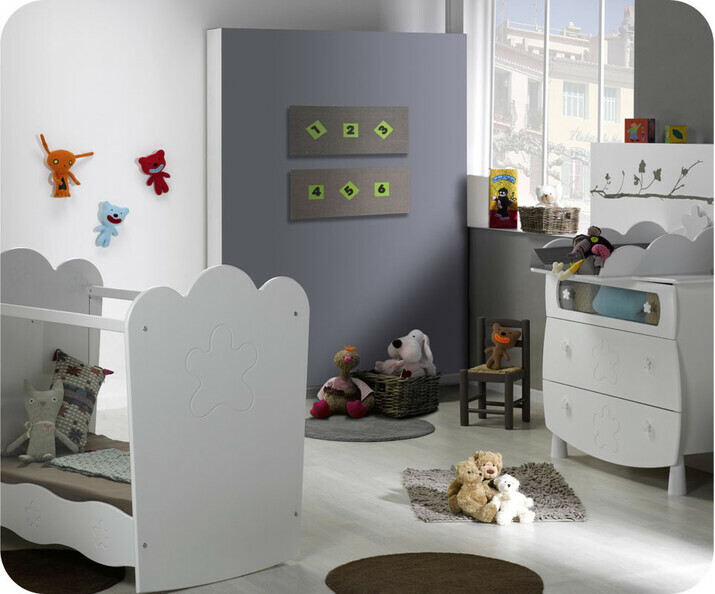 Mini Chambre b&eacute;b&eacute; Lin&eacute;a blanche lit Plexi plan &agrave; langer 