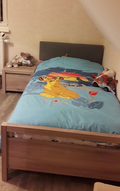 Le lit et le chevet enfant Soa