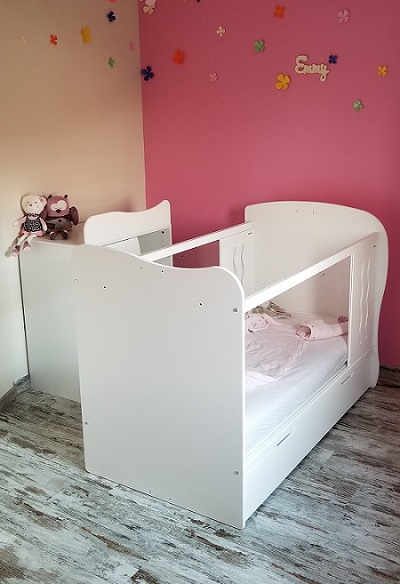 Le lit bébé évolutif Jooly blanc 
