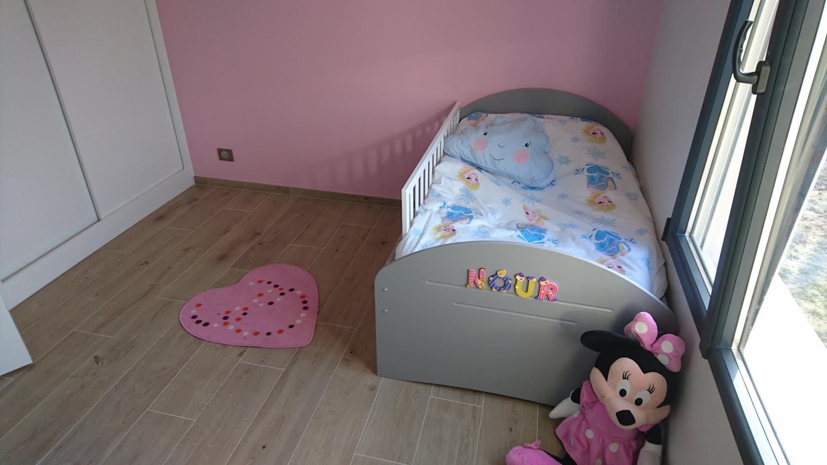 Le lit enfant évolutif Spoom en coloris gris tiksy ! 