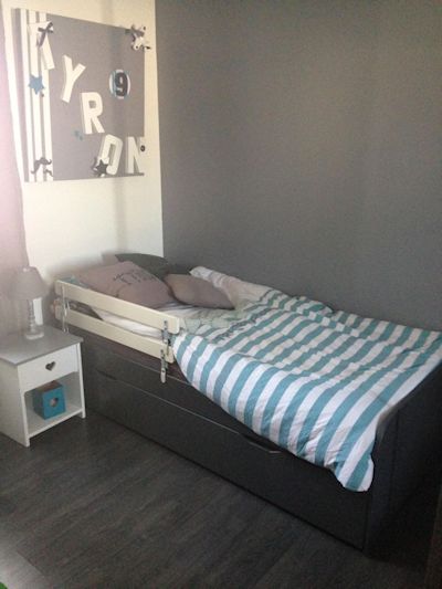 Le lit enfant Twist coloris gris anthracite 