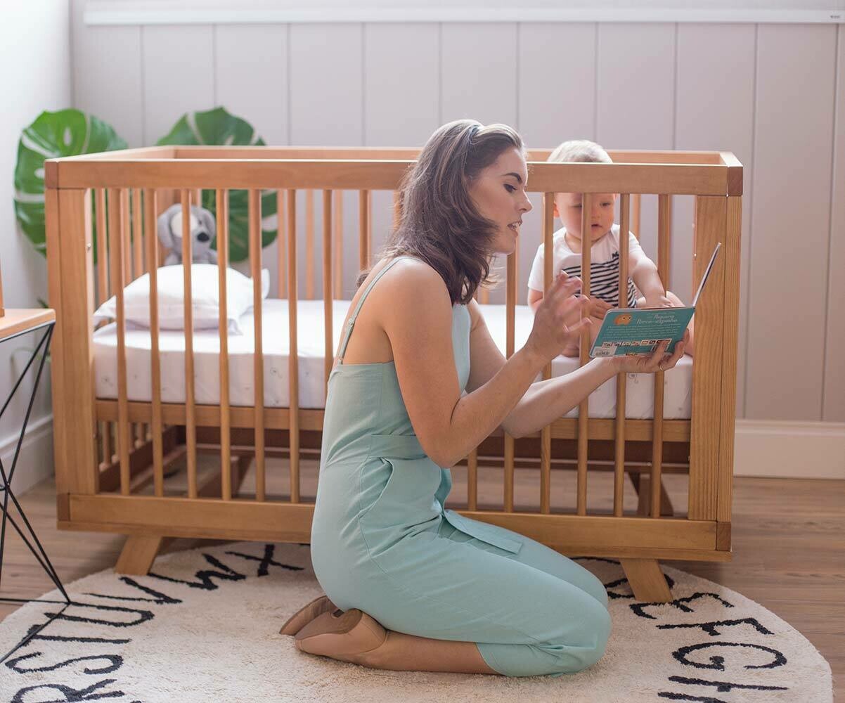 Lit Bébé Fille à Barreaux Évolutif en Bois Massif