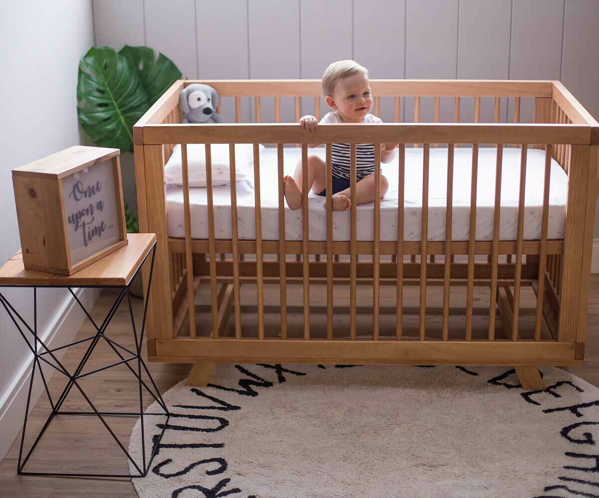 Lit bébé avec tiroir Lit d'enfant avec barreaux réglables en Hauteur 60x120  & barreaux Amovibles