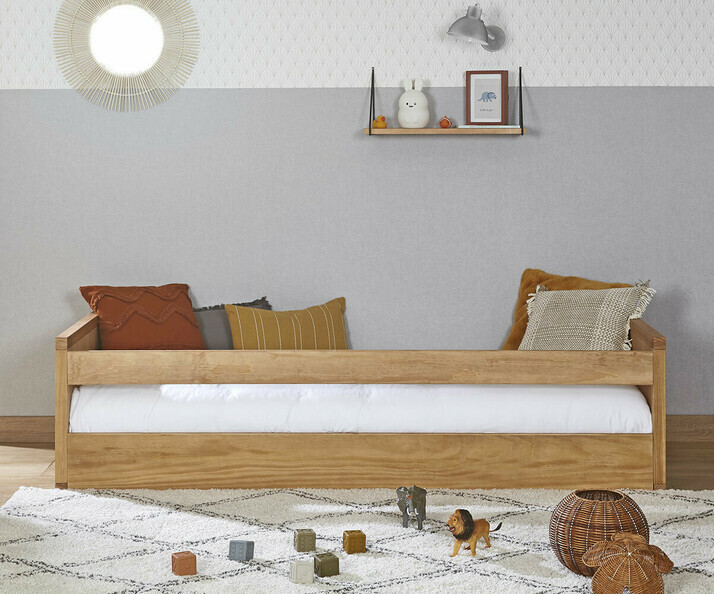 Lit montessori Taloa enfant avec barrières de sécurité en bois massif avec matelas