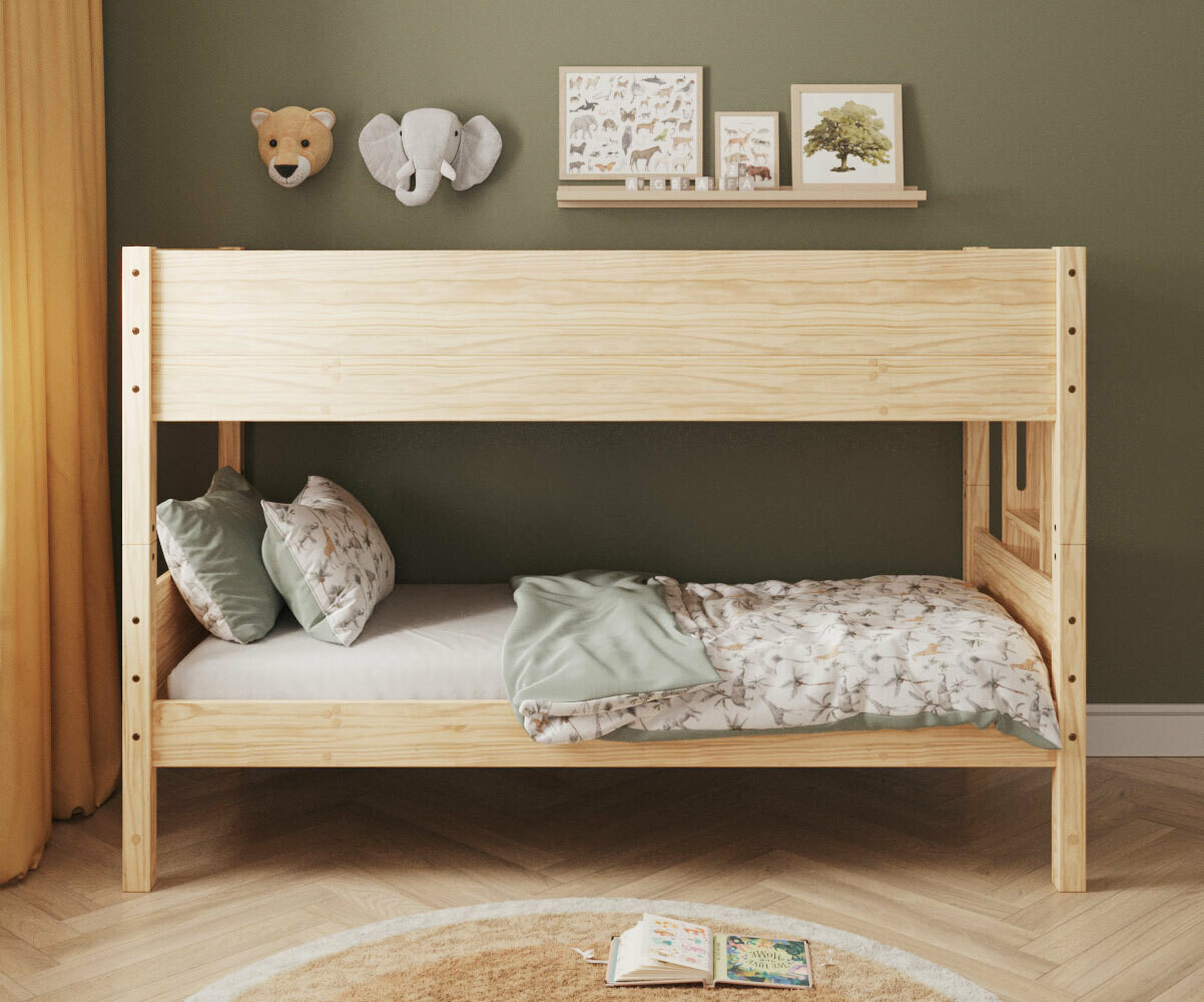 Lit superposé enfant avec matelas Combeebed Bois naturel 90x200 cm Echelle petit côté Sans barrière de sécurité Version basse Matelas Airfresh 15 cm