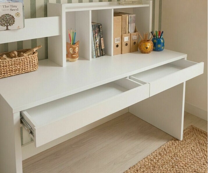 Bureau Iléo blanc avec tiroirs ouverts Bureau Iléo blanc avec tiroirs ouverts