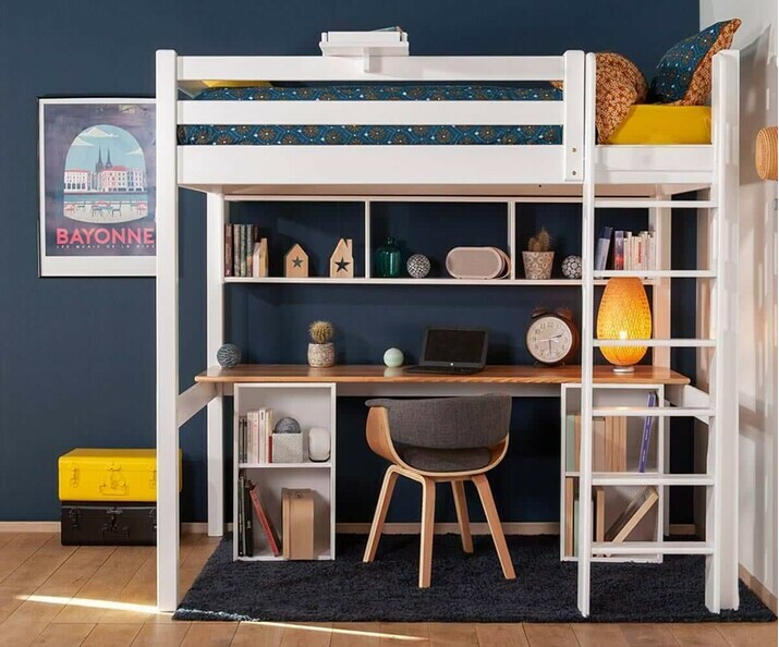 Lit mezzanine blanc avec bureau et rangements