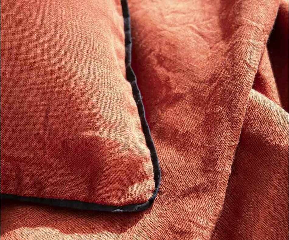 Détail linge de lit Aya Paprika Détail linge de lit Aya Paprika