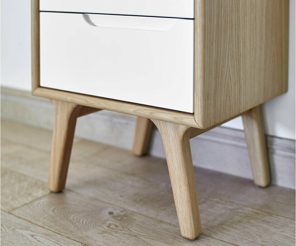 Table de chevet scandinave