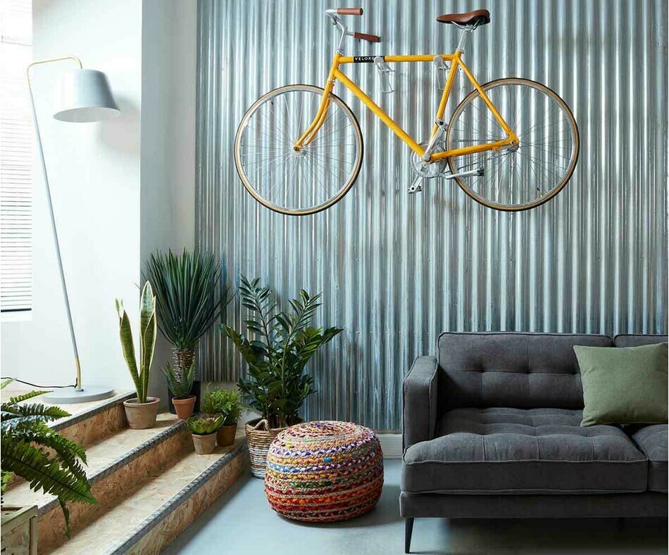 Pouf Raya multicolore dans un salon