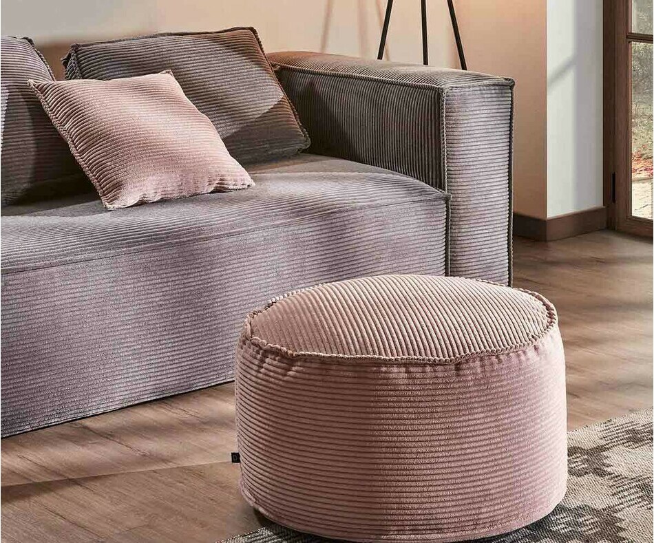 Pouf en velours Joy dans salon Pouf en velours Joy dans salon