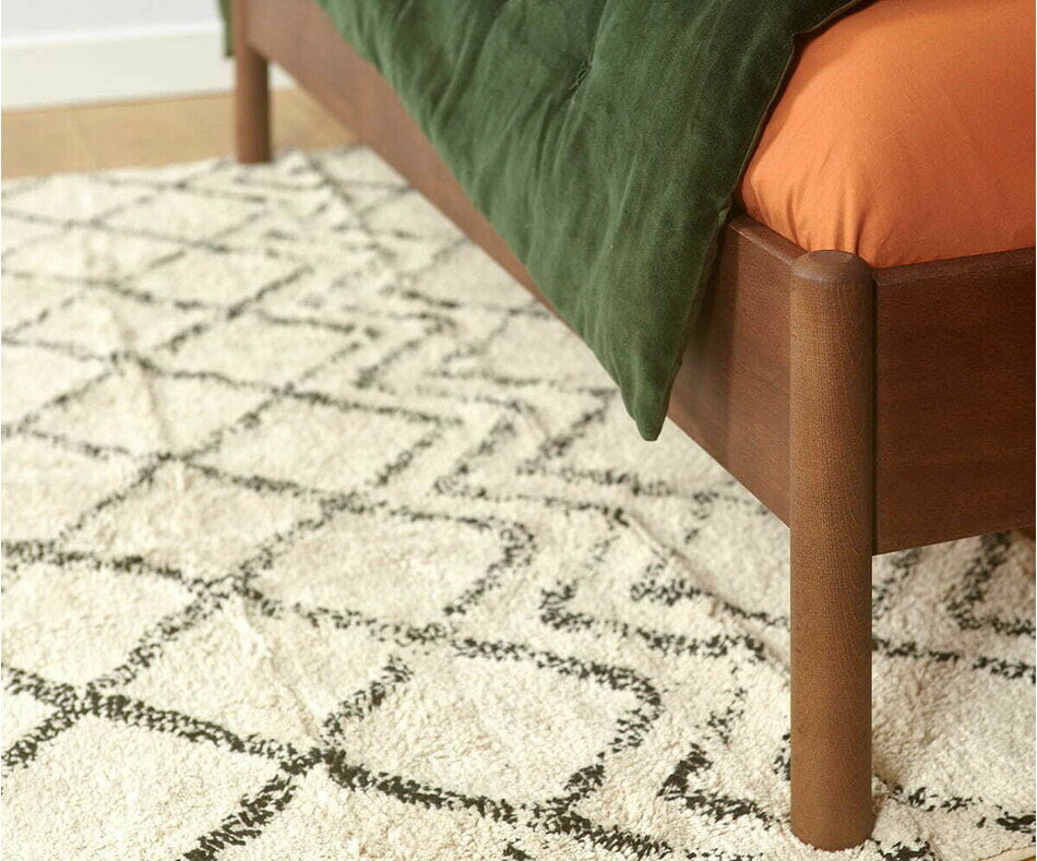 Lit adulte Magdae avec matelas apporte une touche de chaleur naturelle à la chambre à coucher Lit adulte Magdae avec matelas apporte une touche de chaleur naturelle à la chambre à coucher