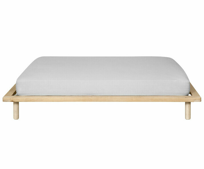 Lit adulte Hoha avec matelas apporte une ambiance chaleureuse