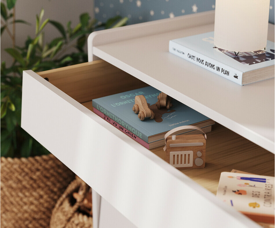 Tiroir ouvert de la commode Foray blanche