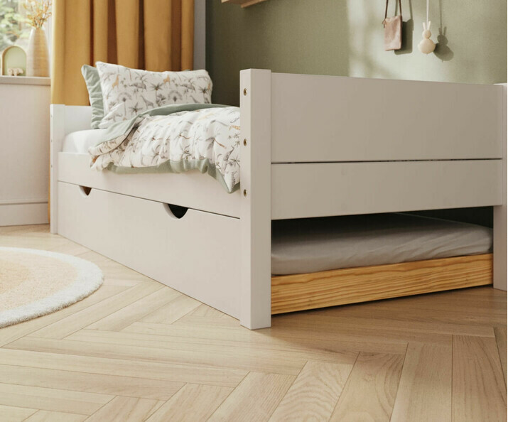 Zoom sur lit Combeebed et son sommier gigogne en bois massif