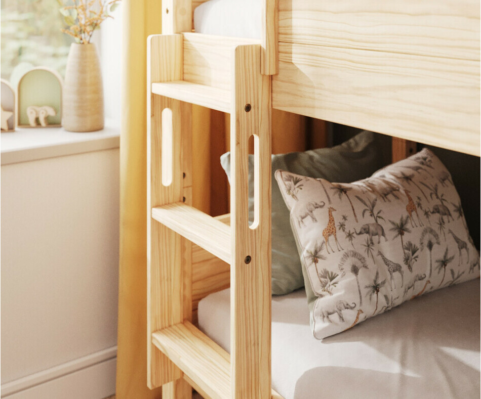 Zoom sur chelle bois Combeebed
