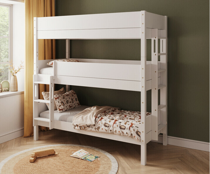 Lit superposé 3 couchages enfant blanc echelle petit coté Lit superposé 3 couchages enfant blanc echelle petit coté