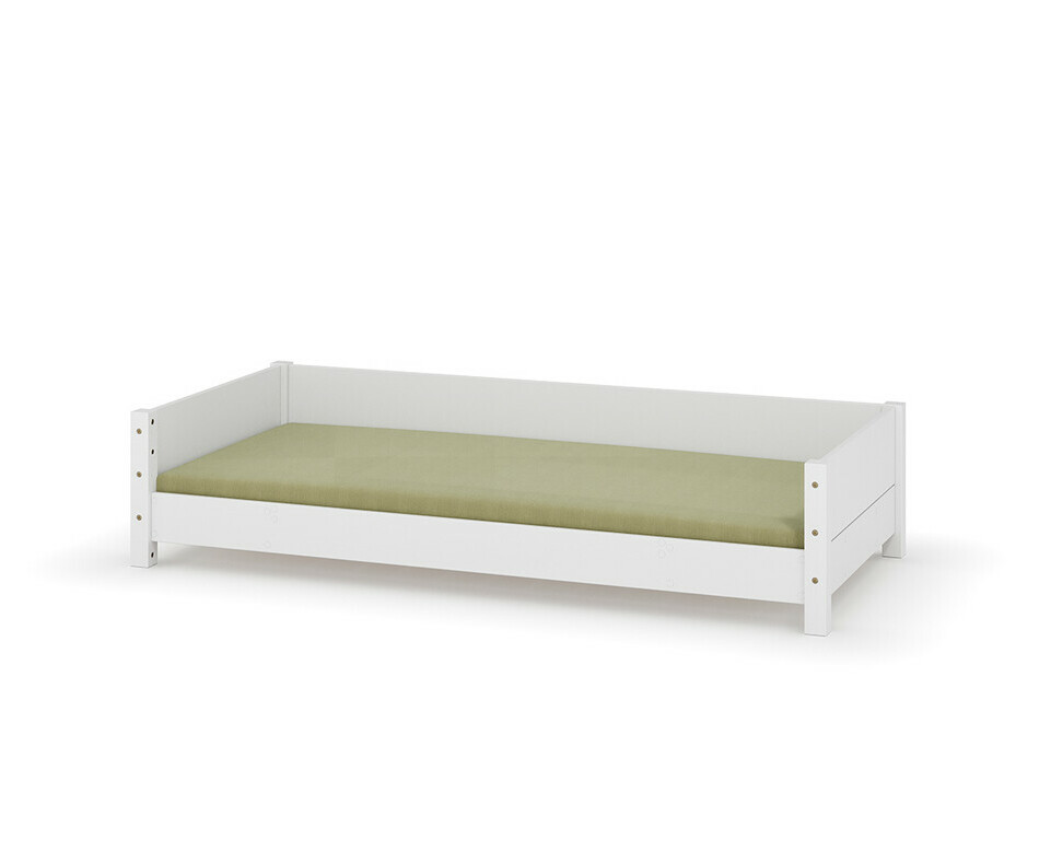 Barrire arrire blanche Combeebed installe sur lit