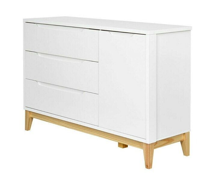 Vue de 3/4 de la commode Mora