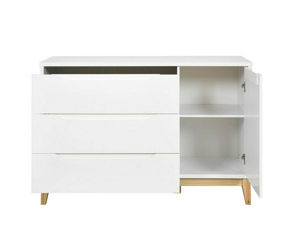 Commode avec tiroirs et porte ouverts