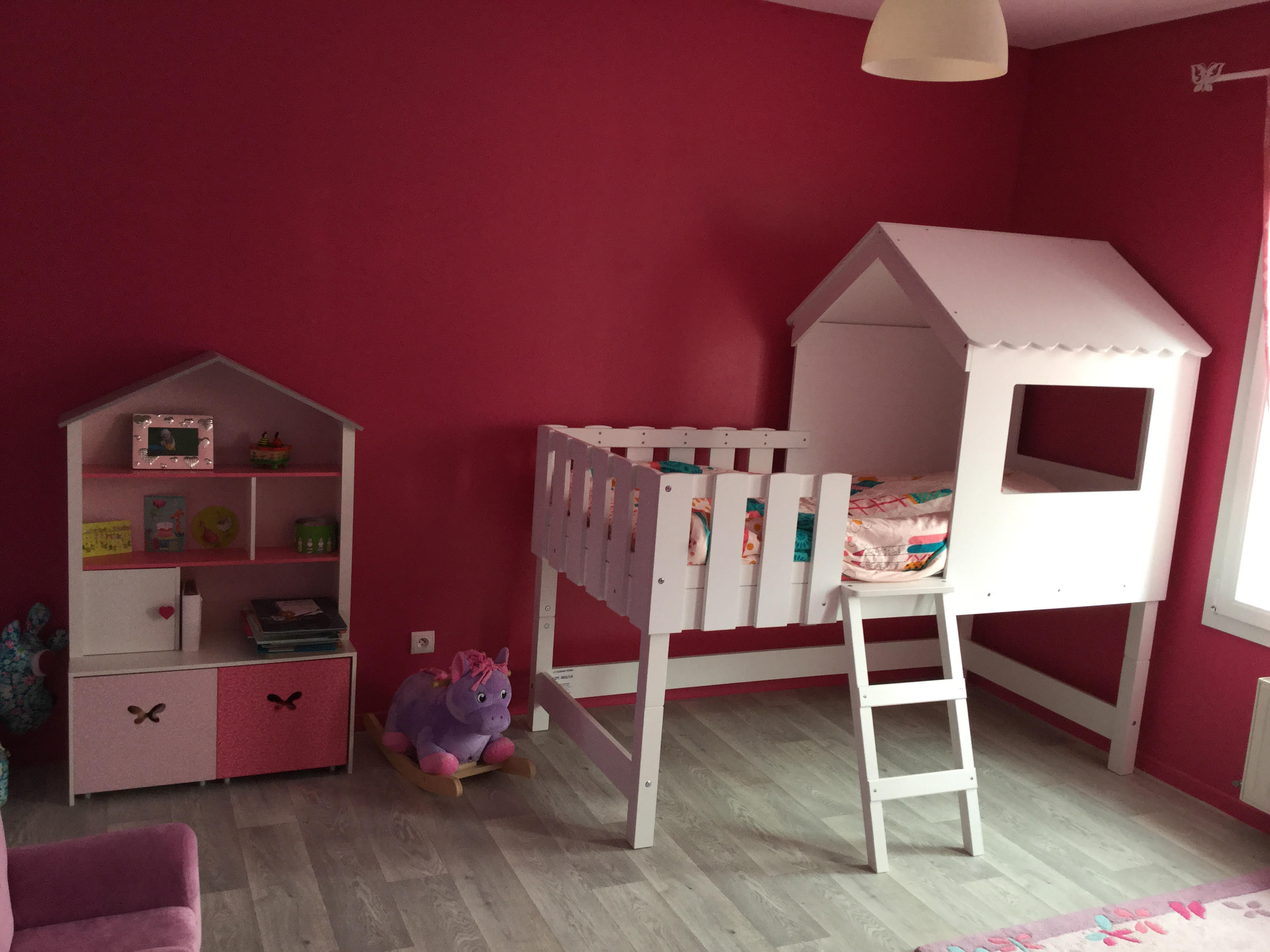 lit cabane pour chambre de fille